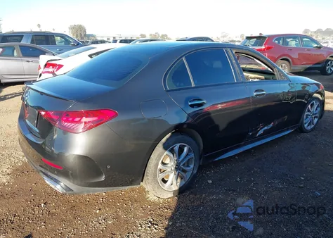 2023 Mercedes-Benz C 300 Sedan z USA, uszkodzony, nr VIN W1KAF4GBXPR136908